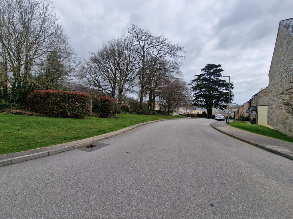 Woodland View Entrance Road