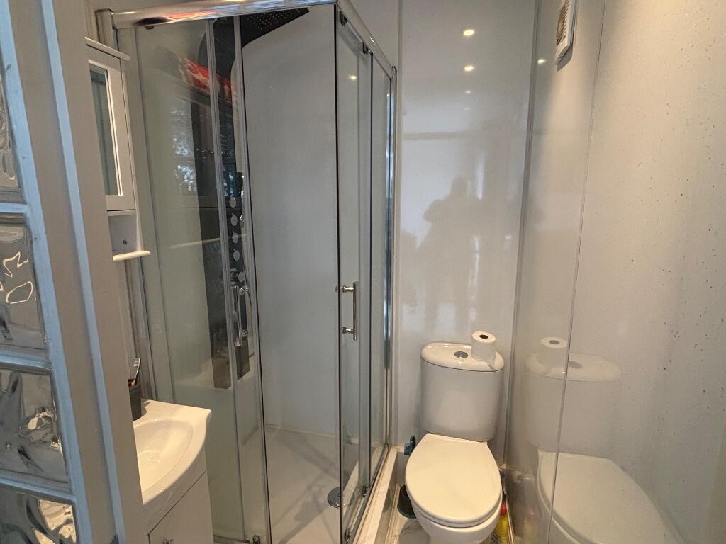 Bedroom Two En Suite