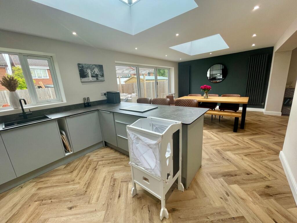 Kitchen/Dining Room