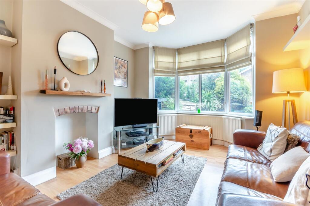 8653990-interior01.jpg