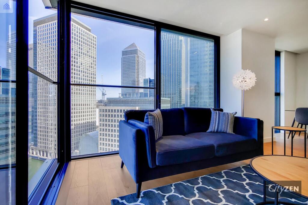 DUAL ASPECT RECEPTION ROOM