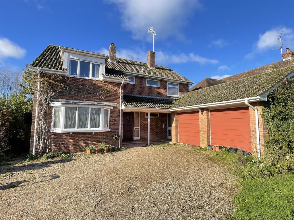 Gravel Close, Downton, Salisbury