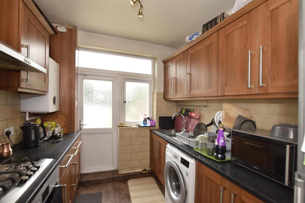 Kitchen copy.jpg