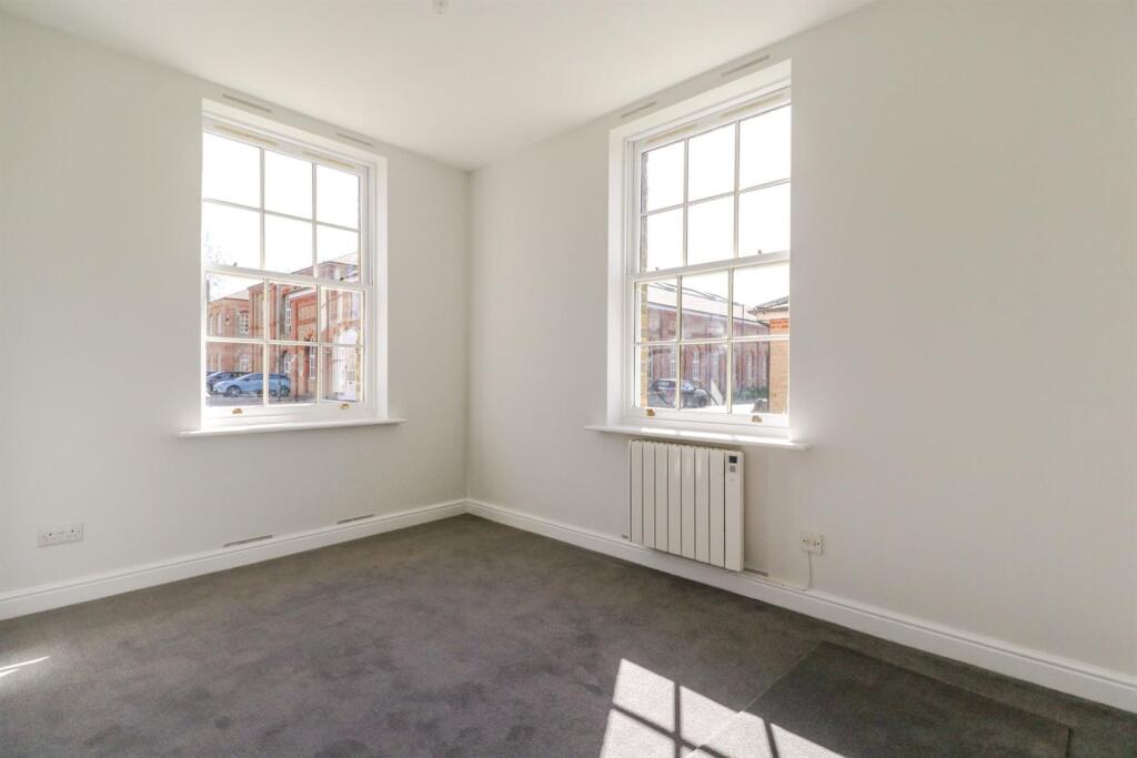 Flat 1 James Lee Square-13.jpg