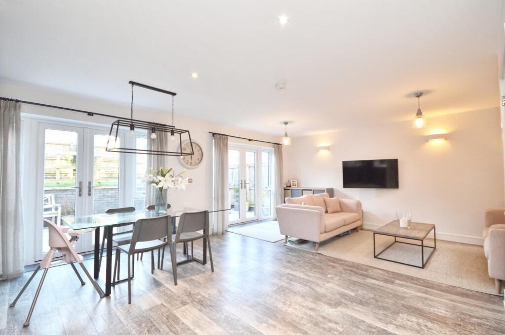 Open Plan Kitchen/Living Area