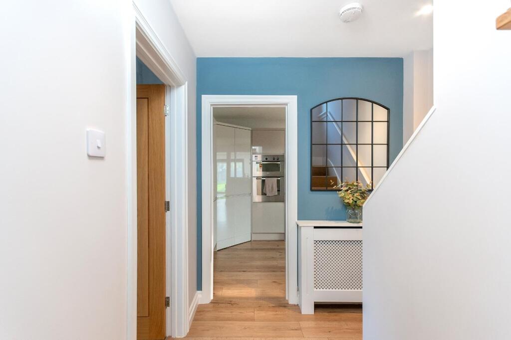 1B2H9RDD - Hallway A.jpg
