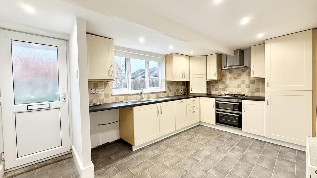 Kitchen/dining ro...