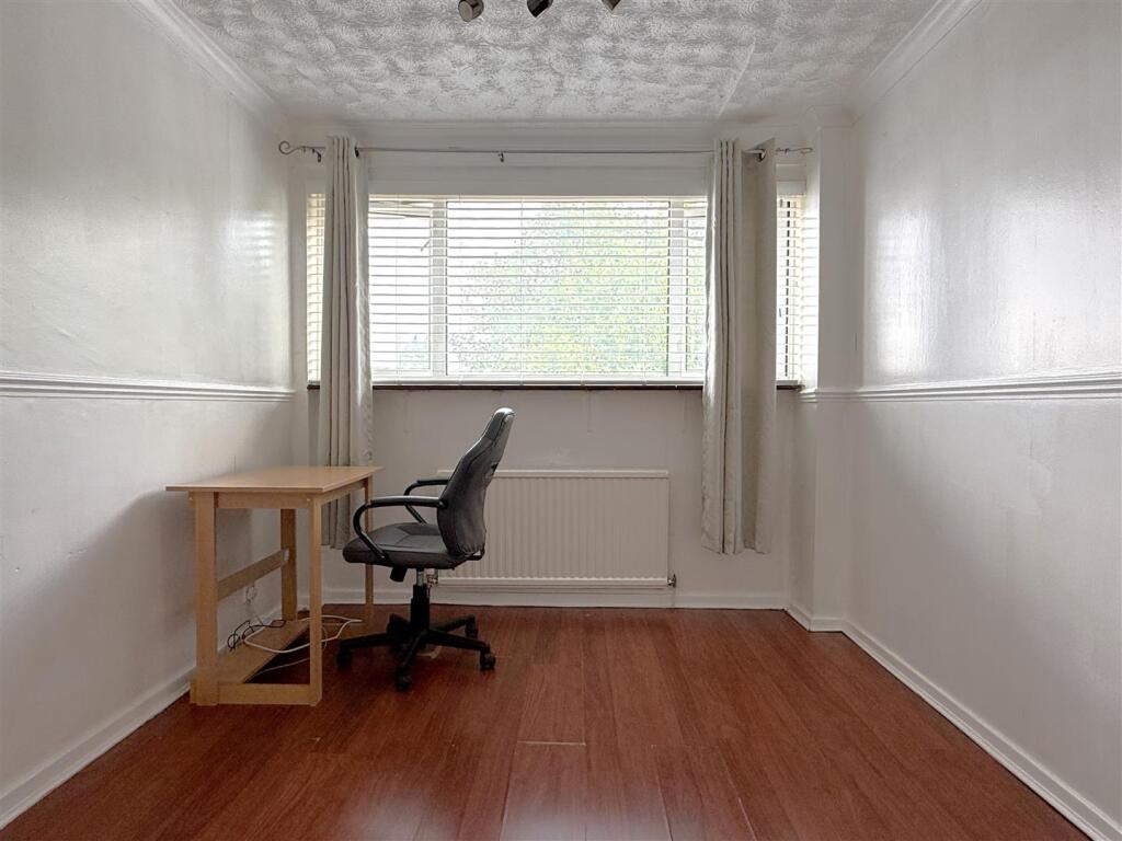 bedroom2.JPG