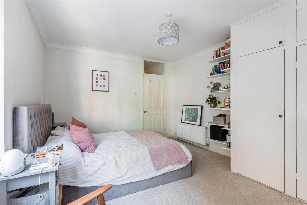 Flat 6 Carisbrooke-19.jpg