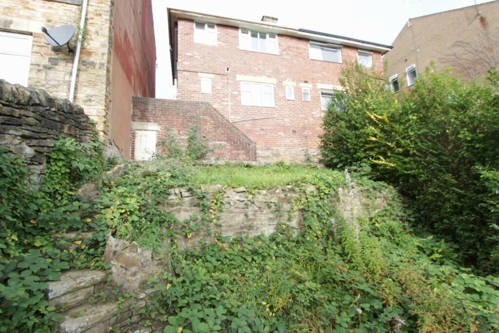 2. rear garden 2 .JPG