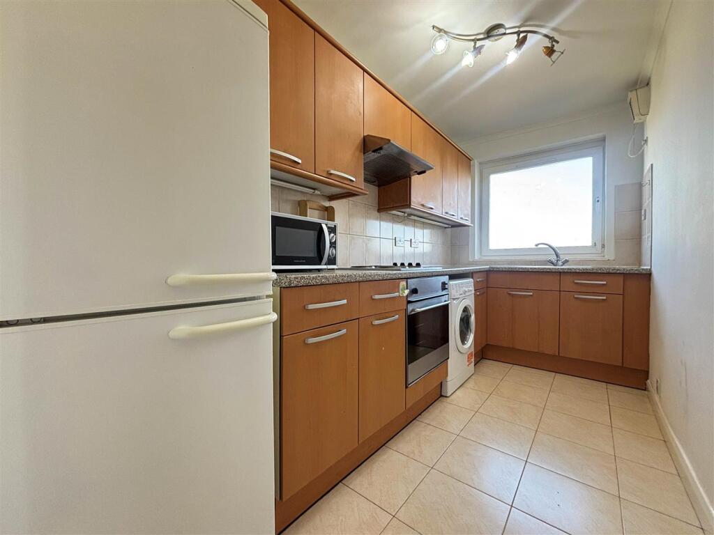 kitchen1.jpg