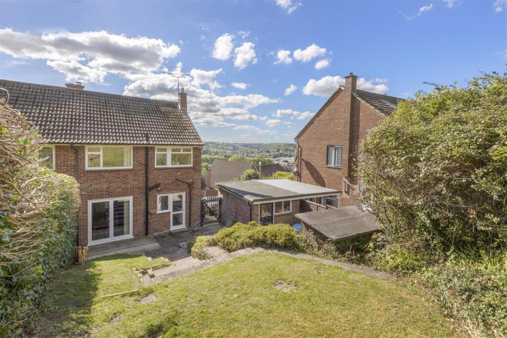 10 Merrydown, HP13 5NQ-12.jpg