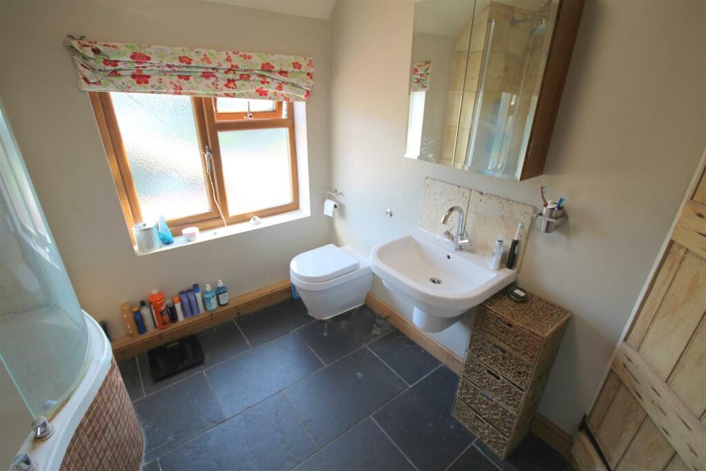 OGR Bathroom ii.JPG
