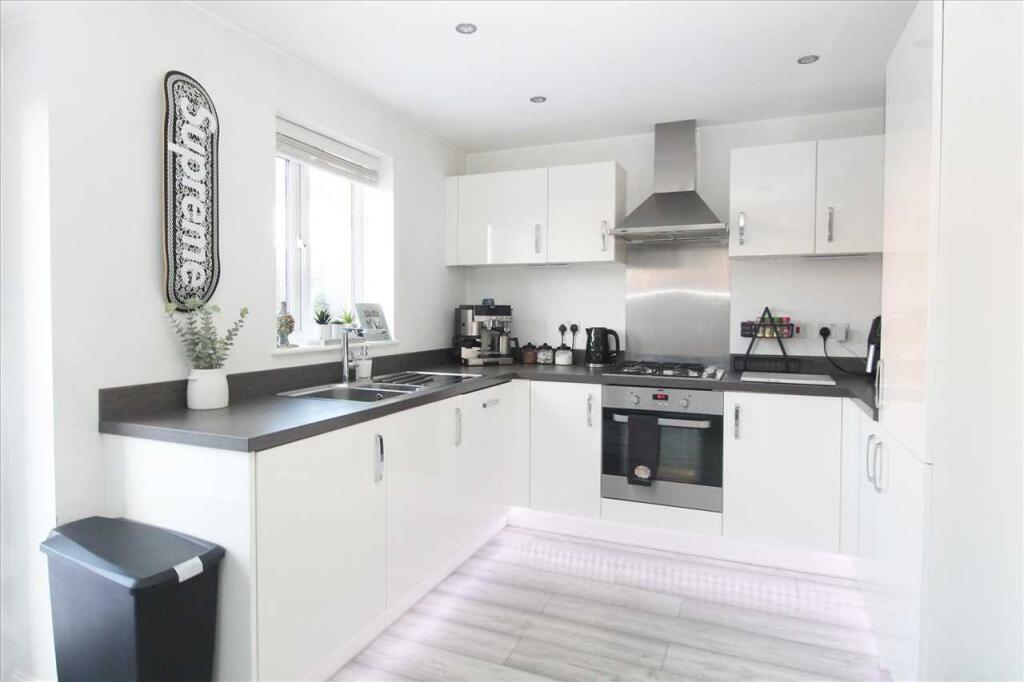 Kitchen / Dining