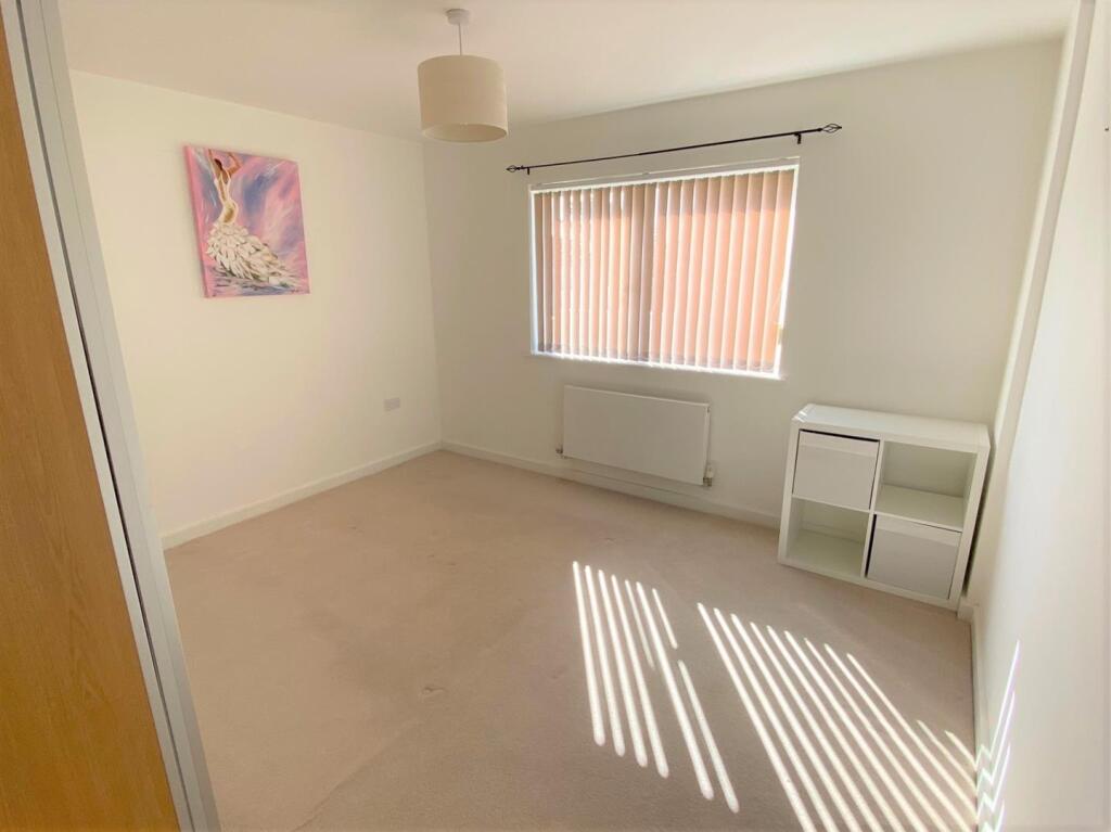 3 The Point Front Bedroom