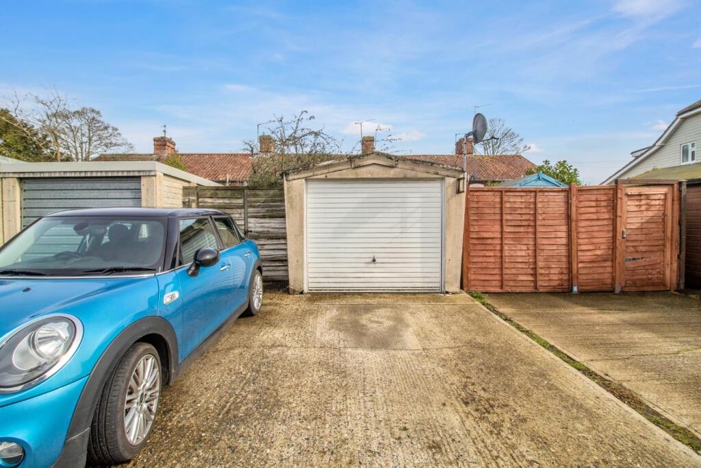 20 Sicklesmere Road [Off-Street Parking + Garage].