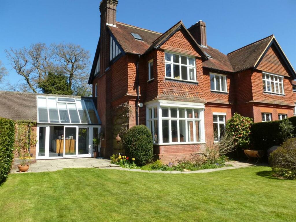 Rear view house 2.JPG