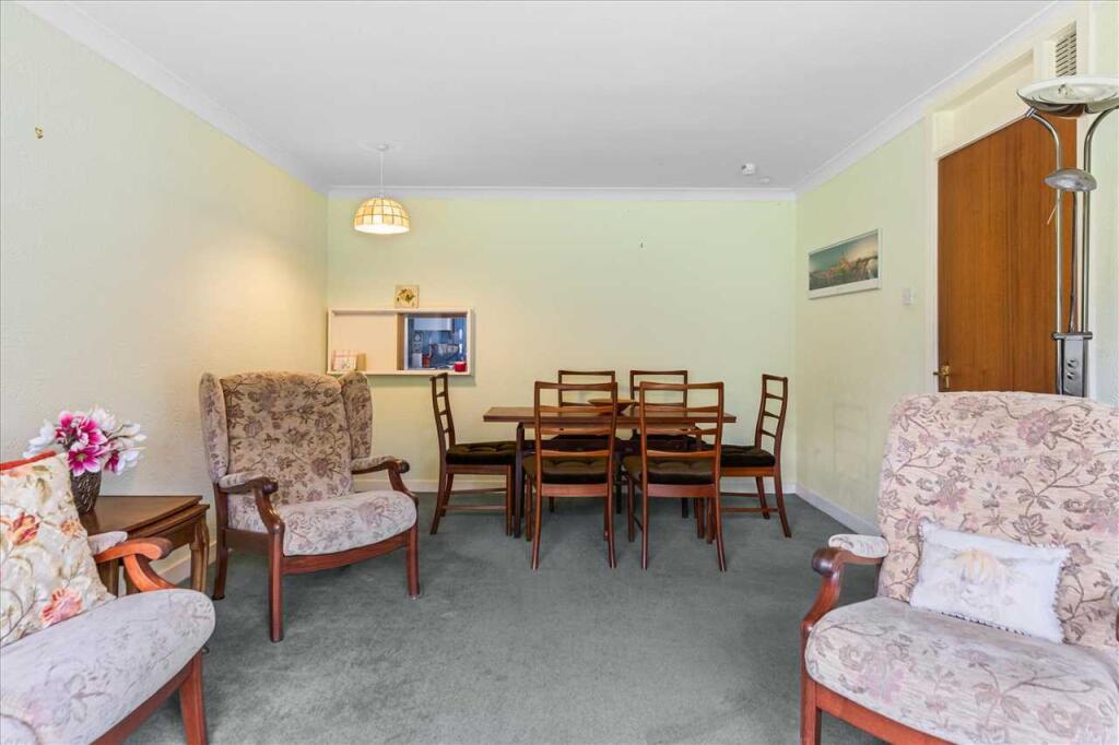Lounge Dining (3)