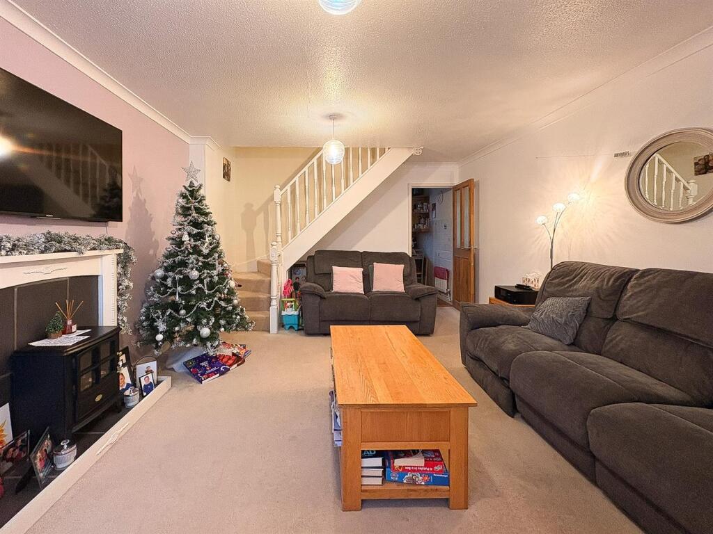 Living room-1.jpg