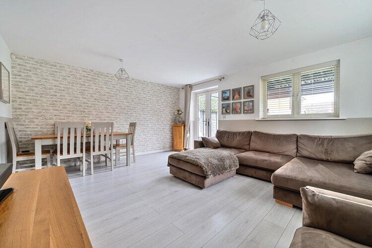 1298564 11 6835989e690fa.nef