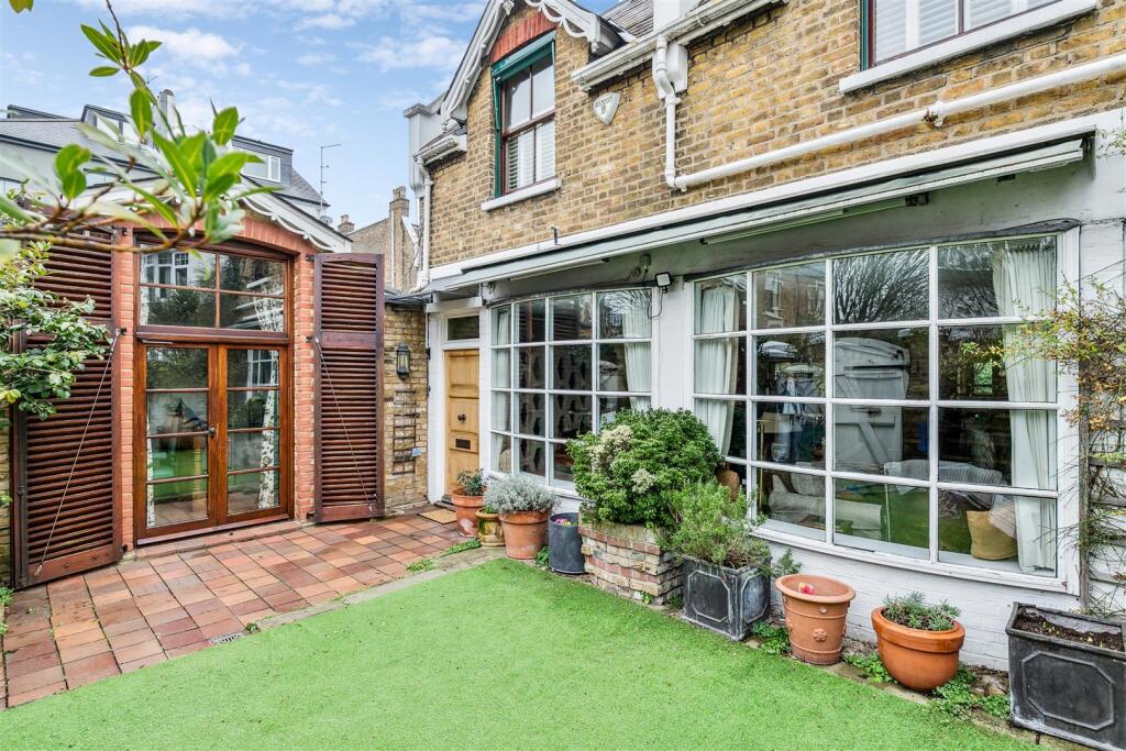 Grove Park Gardens, W4 - FOR SALE
