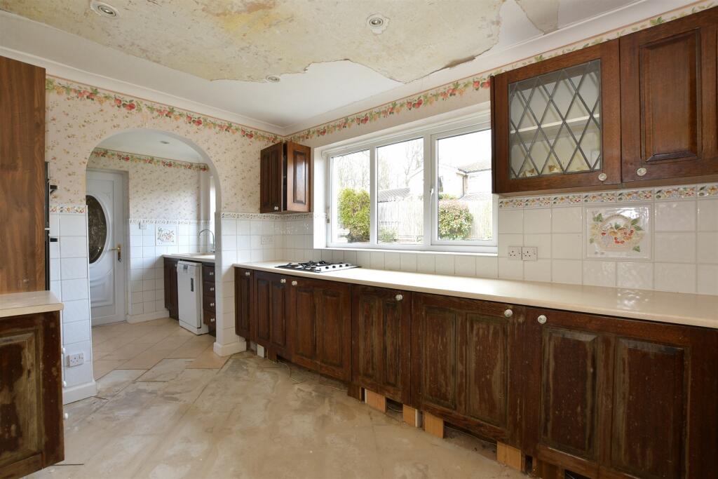Kitchen/Breakfast Area