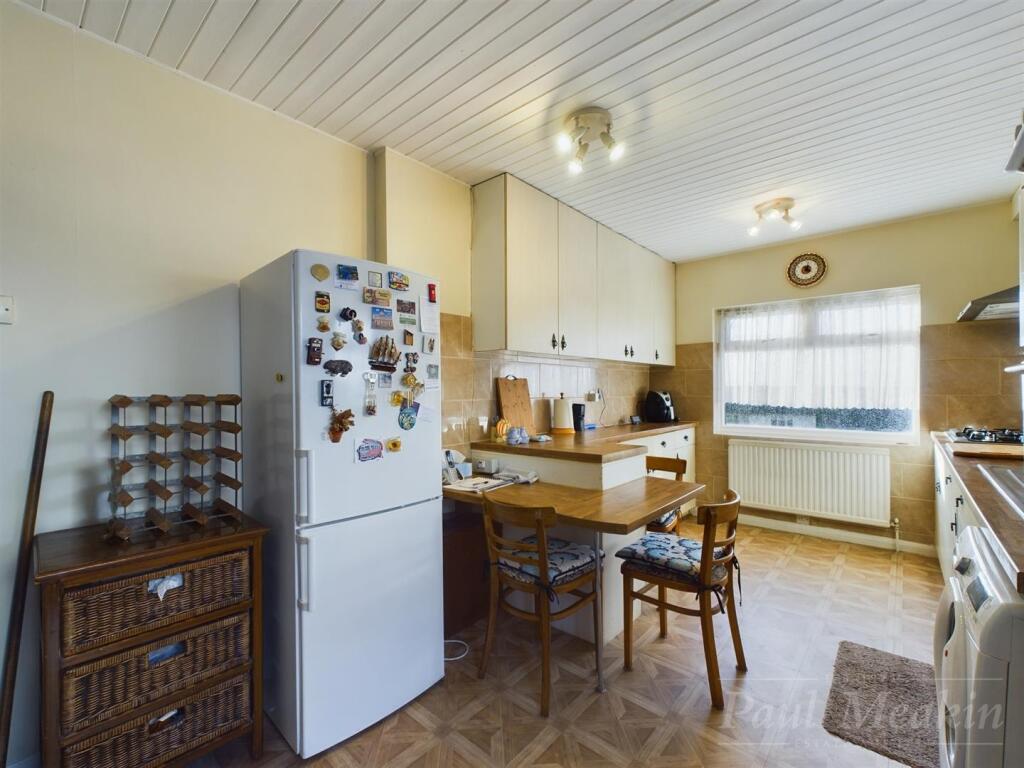 Kitchen/ Breakfast room