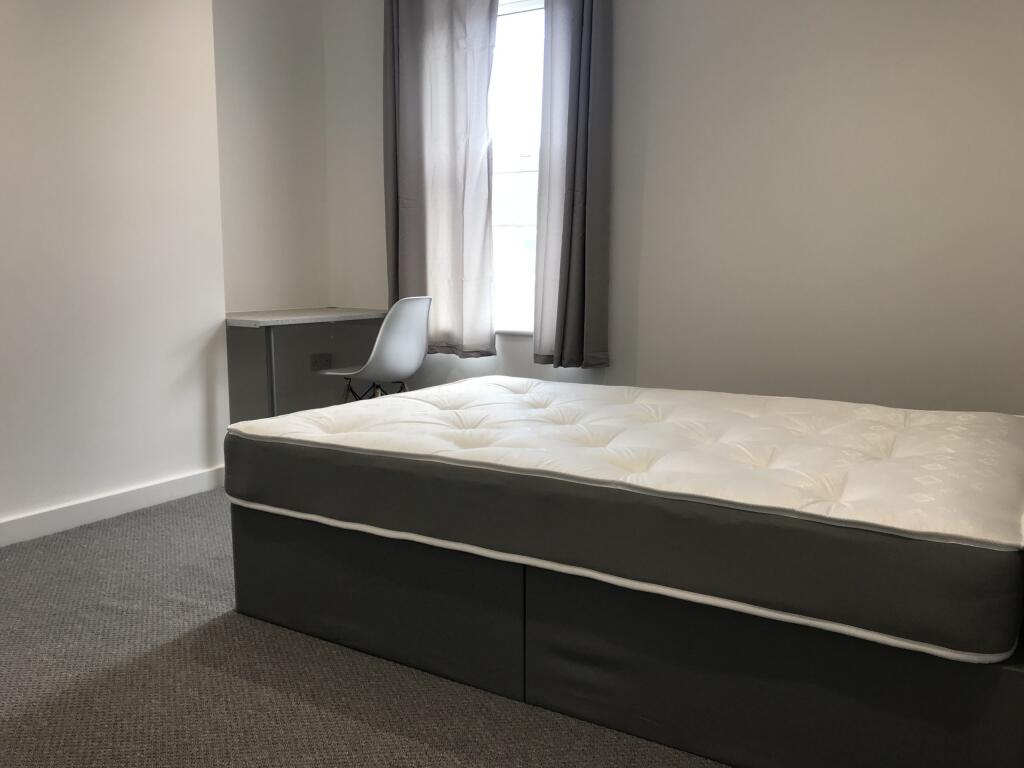 Bedtoom - 9 Westfield.jpg