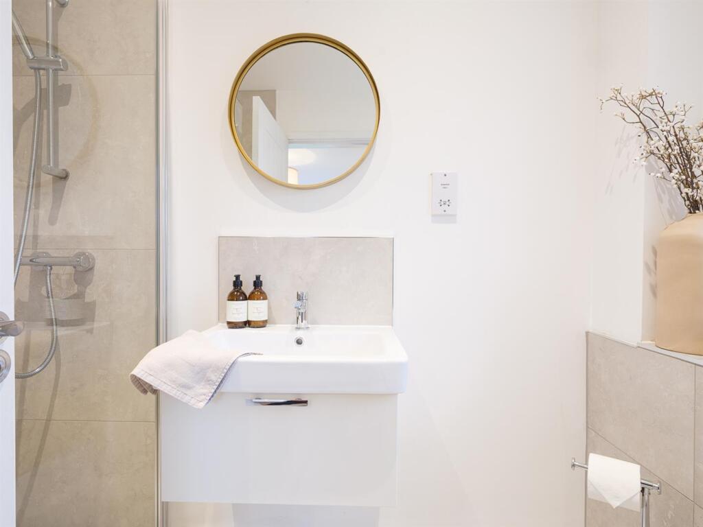 50a Stanton St Quintin-13.jpg