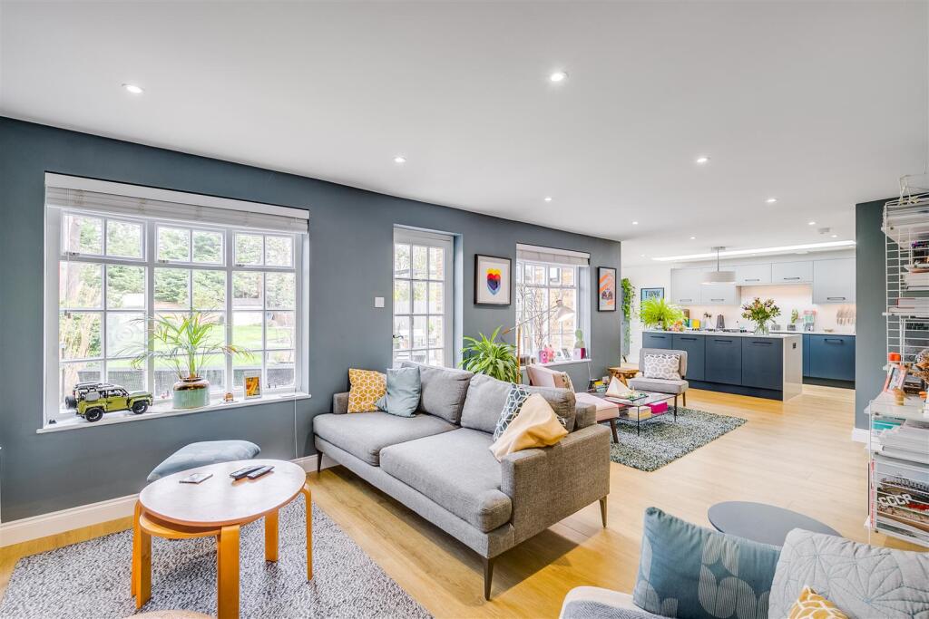 Eastholm Green 9-17.jpg