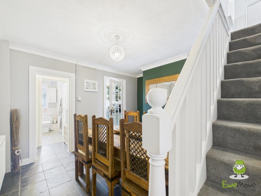 EweMove Estate Agents Basingstoke - Upper Sherbour