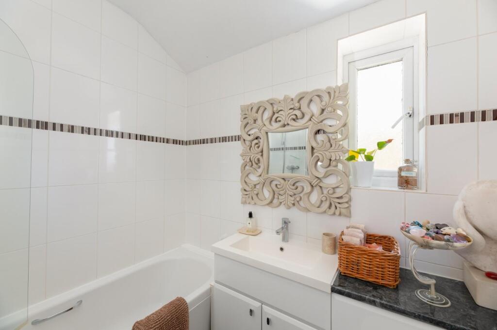 28 Hawthorne Grove-28.jpg