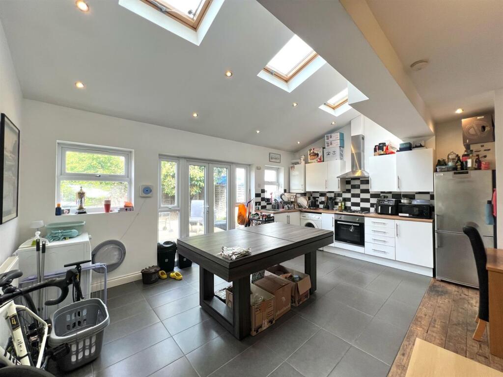 WhatsApp Image 2025-04-25 at 18.38.02 (1).jpeg