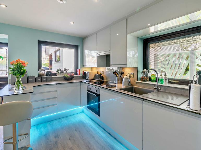 GARDEN HOUSE KITCHEN