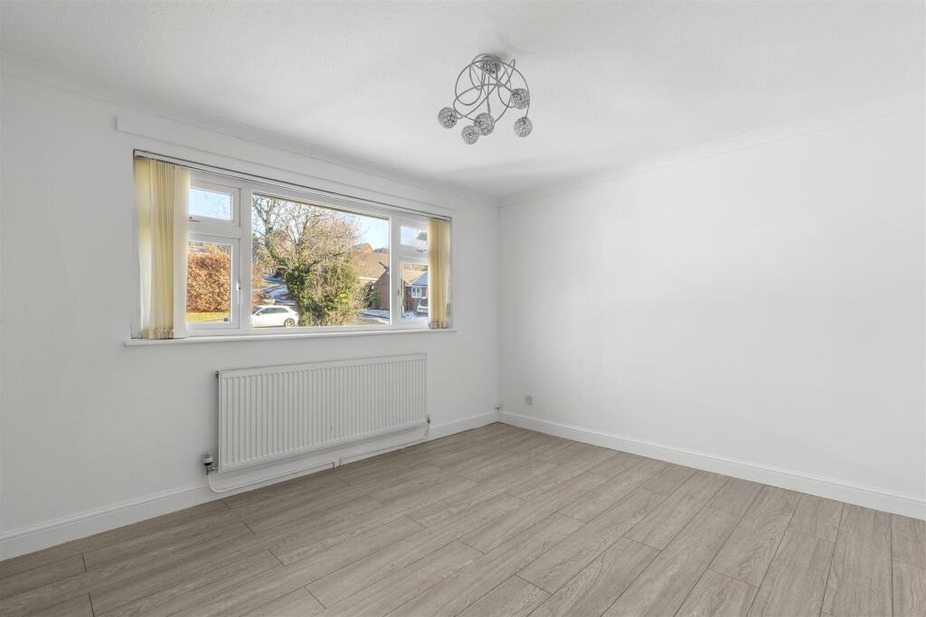 8 Foxhill Close, HP13 5BL-6.jpg