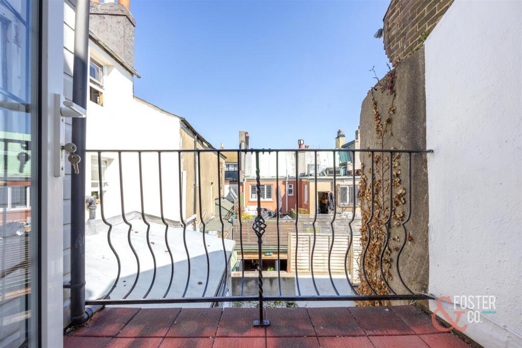 Upper Gardner Street_24-004.jpg