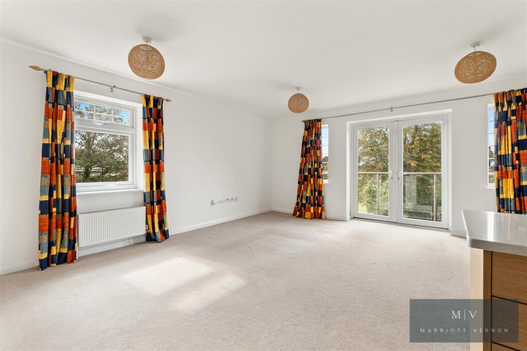 Flat 7 Eva Court MV-7.jpg