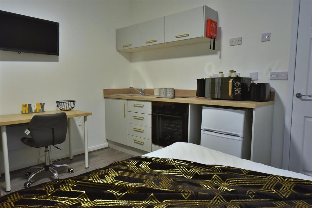 165AR_Room01_02.JPG