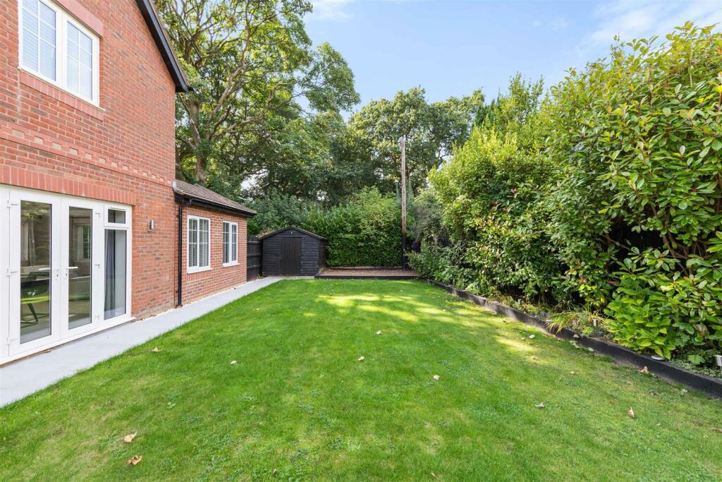 1 St Phillips Grove, Bentley Heath, B93 8FE_12.jpg