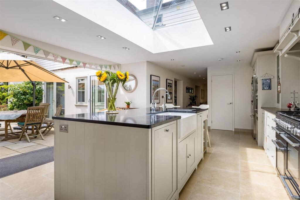 96360_1-Wootton-Road  (10).jpg