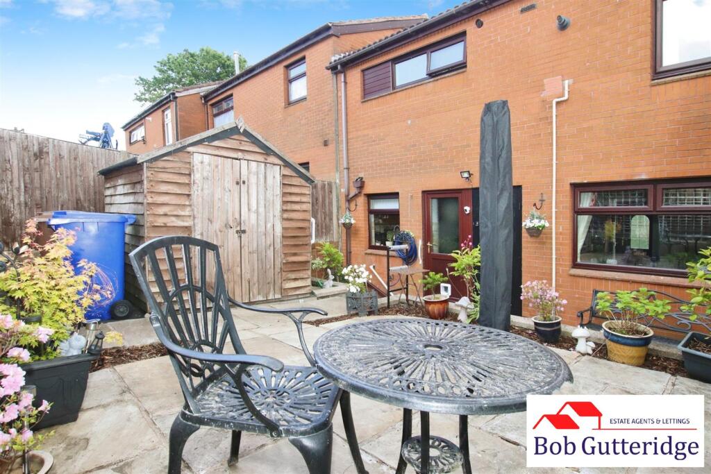 ENCLOSED REAR GARDEN