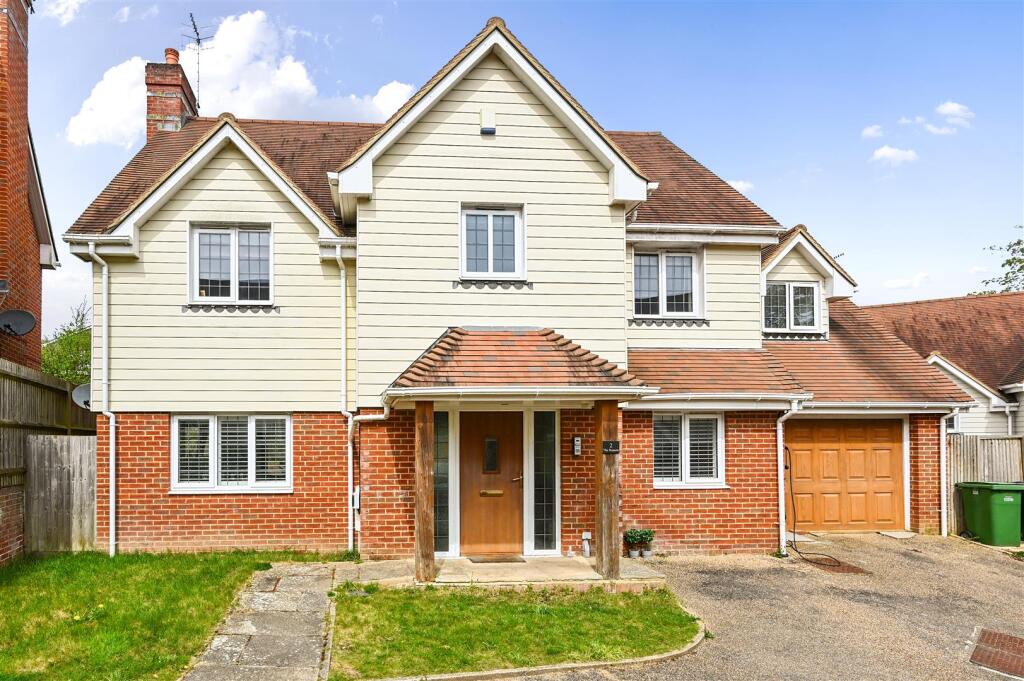 2 THE RUSSETTS - TN377FA (6).jpg