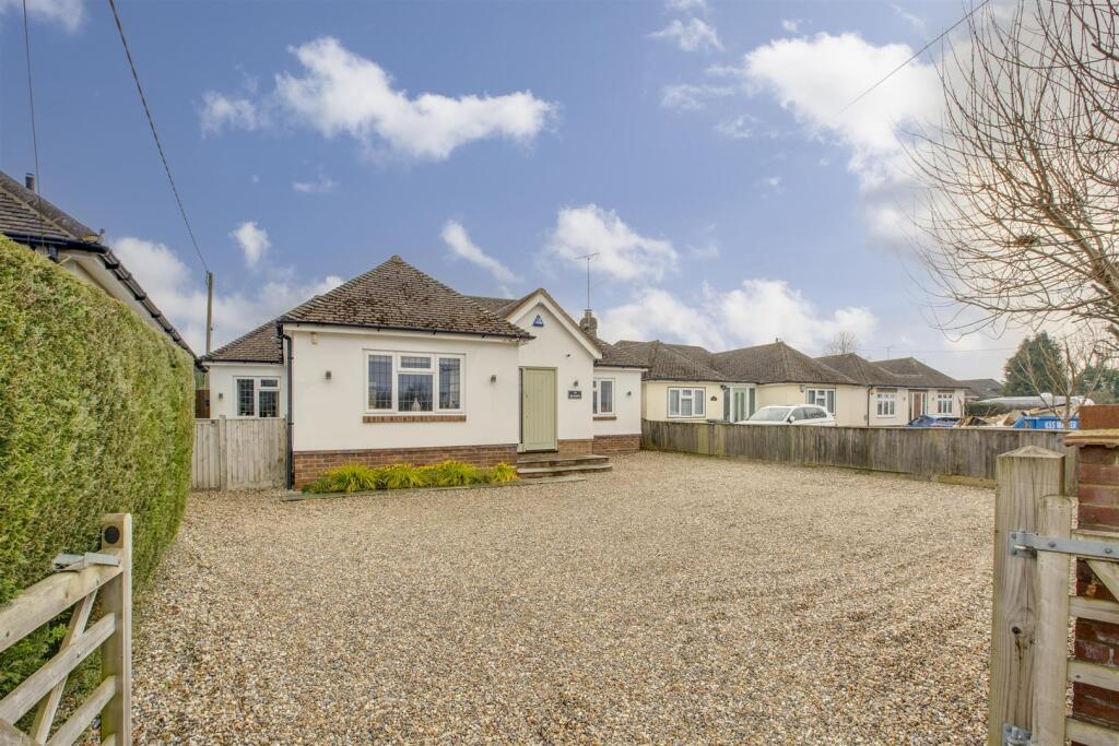 98 Windmill Lane, HP15 6AU-15.jpg