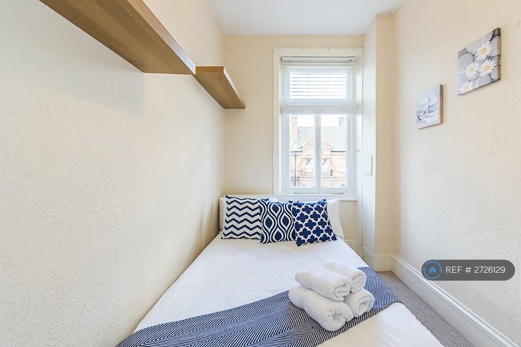 Bedroom 2b 