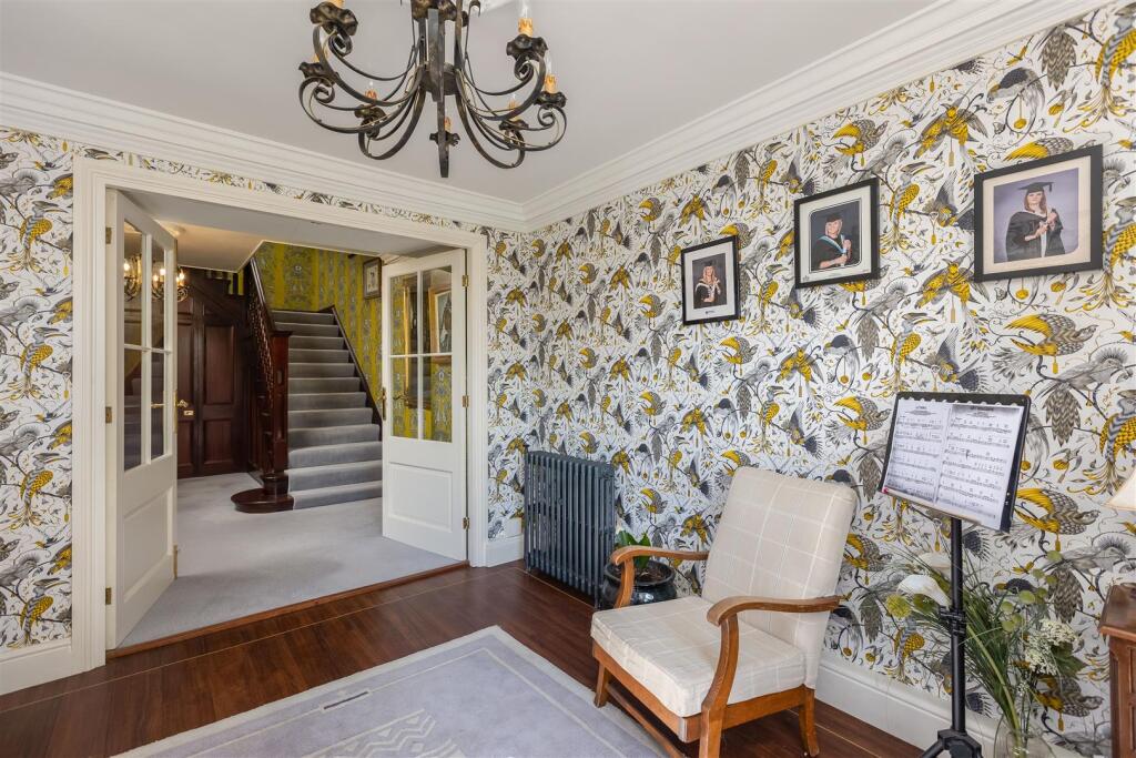 Grooms Cottage Hallway-2.jpg