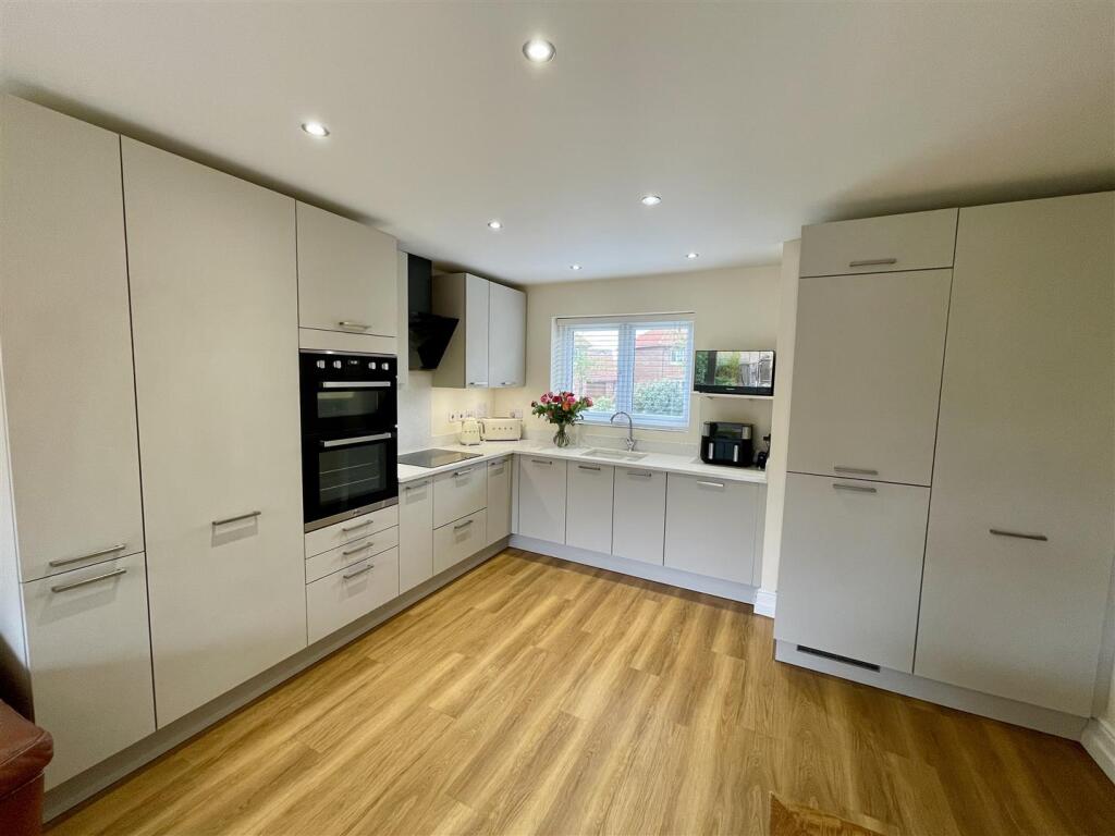 Kitchen/Dining Area/Sun Room