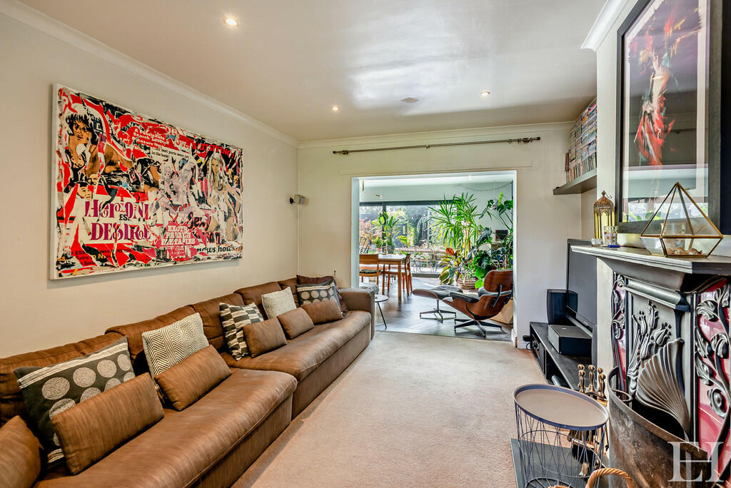 8614765-interiorW...