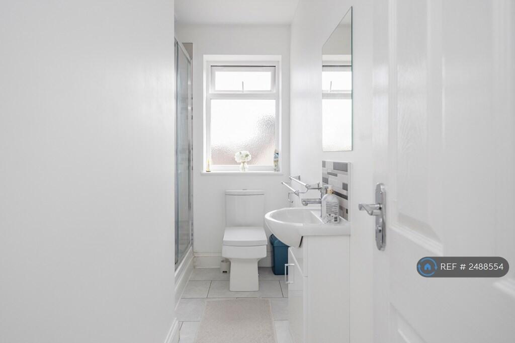 2nd Floor Bathroom