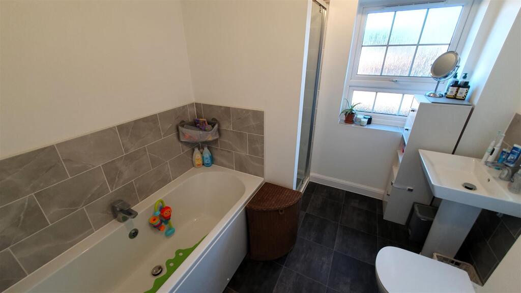 Bathroom.jpg