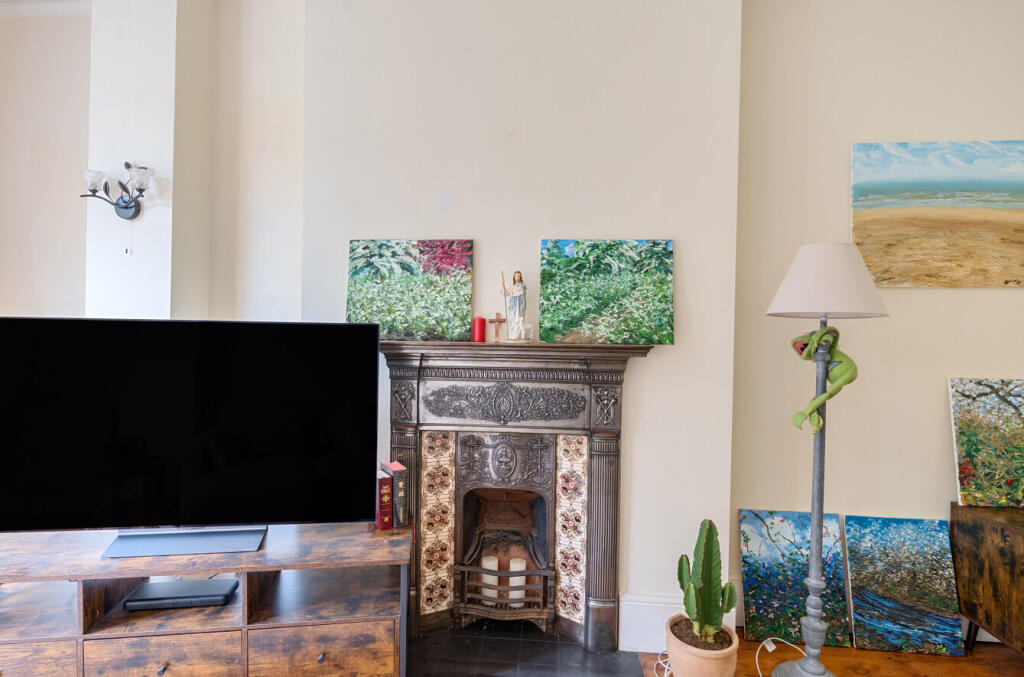 1370709-6-68f1ffc...